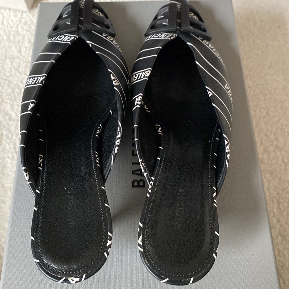 Balenciaga logo heels - Picture 5 of 12